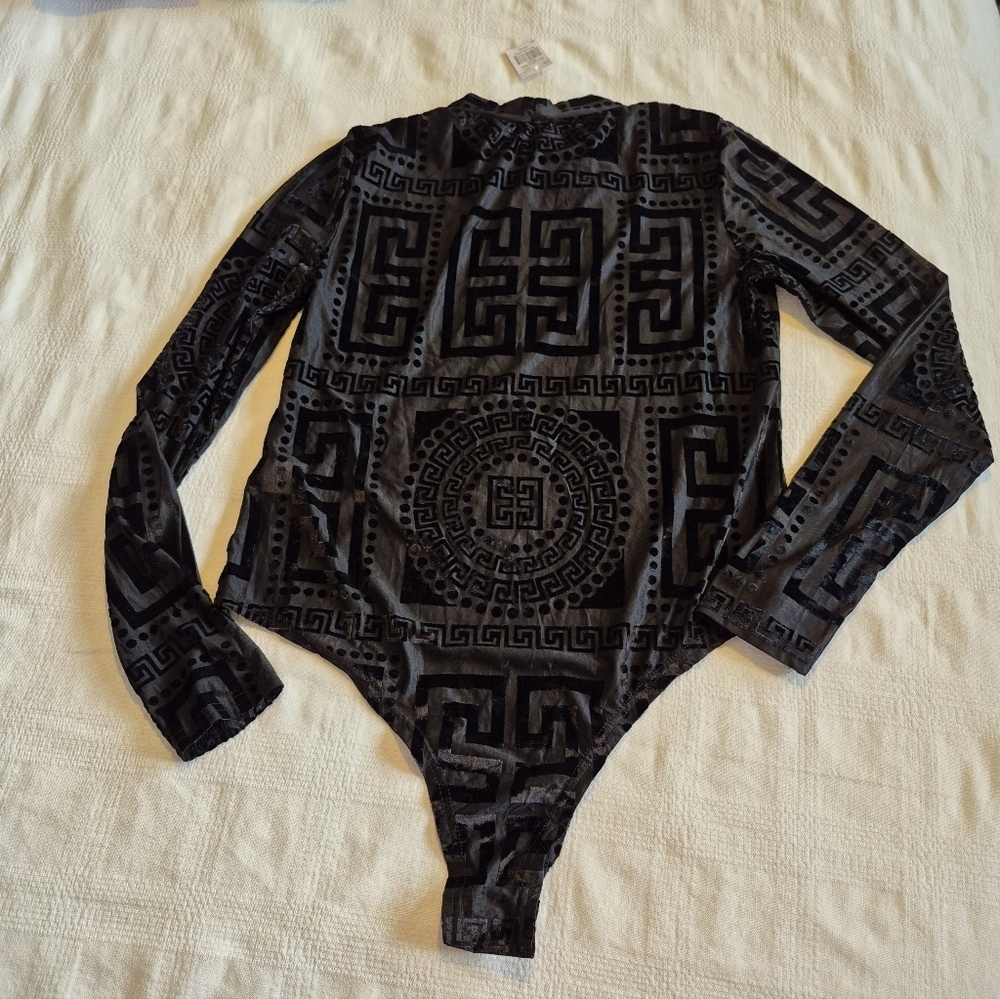 Windsor women' size 2X velvet burnout long sleeve bodysuit NWT - Picture 4 of 7